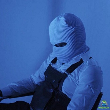 Infamousizak - Public Enemy